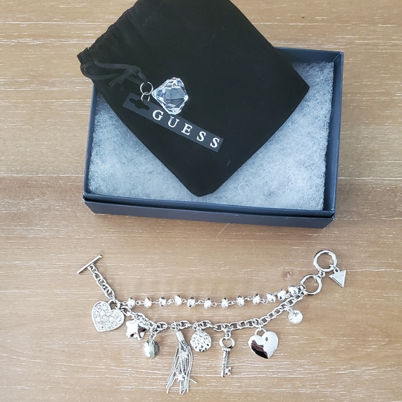 Guess - Picture 2 of 3